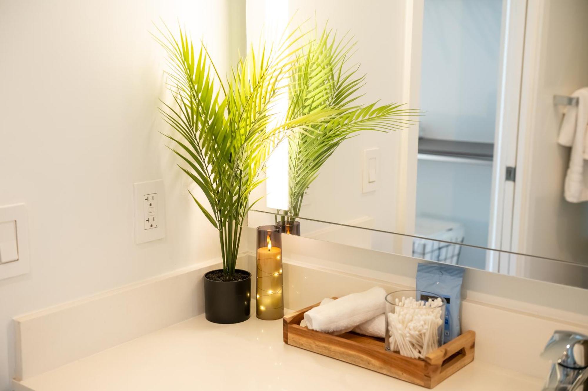 Luxurious King Bed Suite In Downtown Miami Eksteriør billede