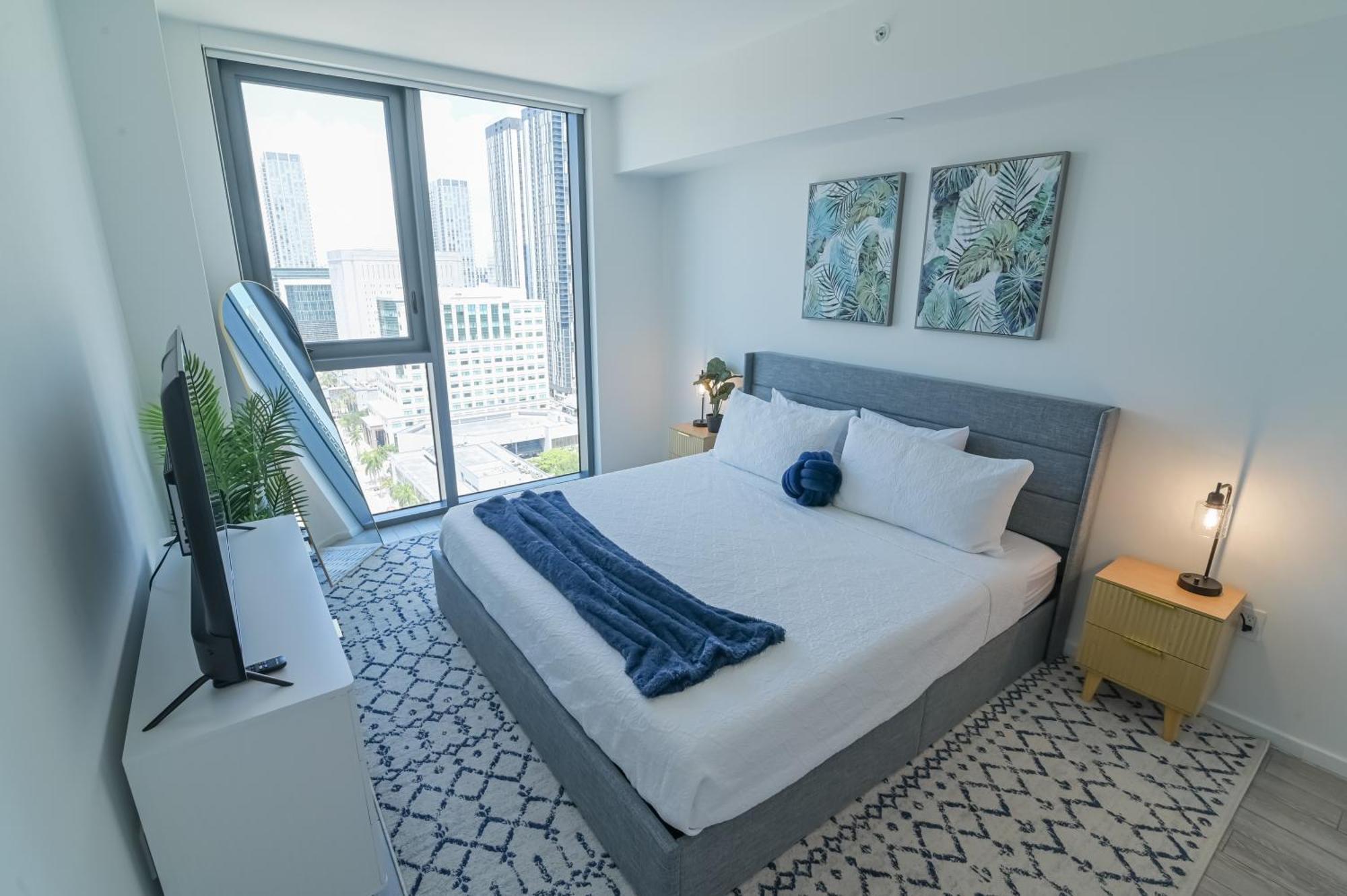 Luxurious King Bed Suite In Downtown Miami Eksteriør billede
