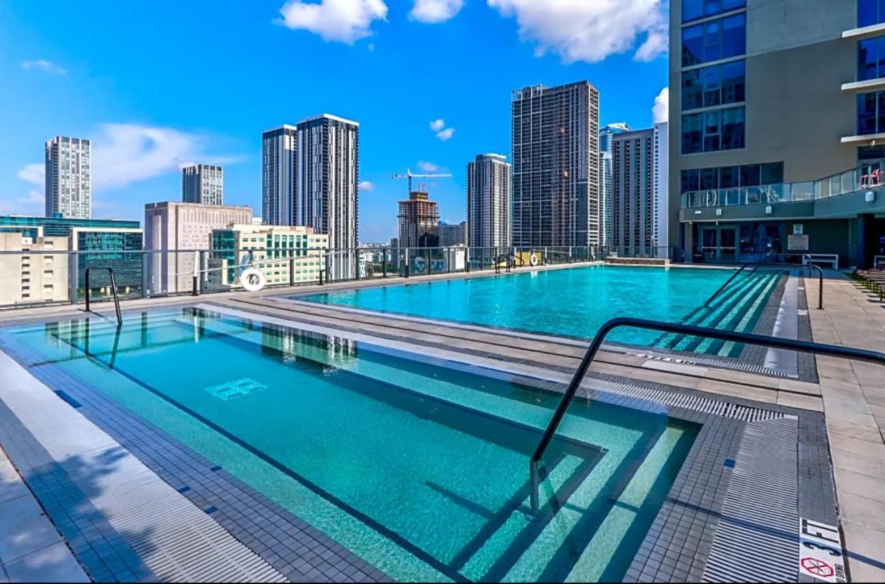 Luxurious King Bed Suite In Downtown Miami Eksteriør billede